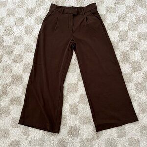 American Eagle Stretch Poppy Trouser in Chocolate brown size 8 SHORT